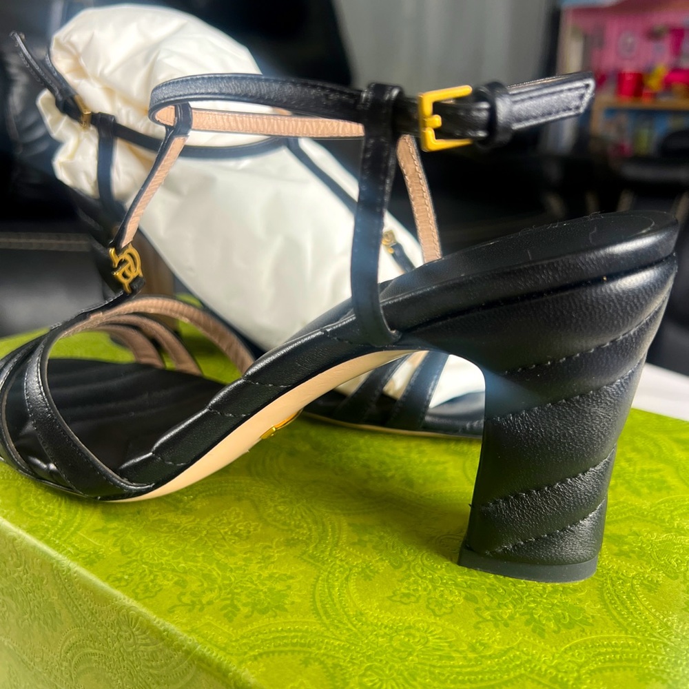 Gucci nappa matelasse t-strap